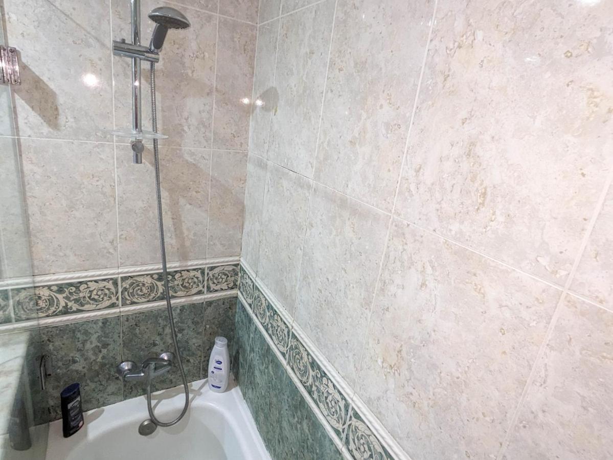 Two Bedroom Apartment - 110M2, Ac, Terrace, Wi-Fi Lagos Exterior foto