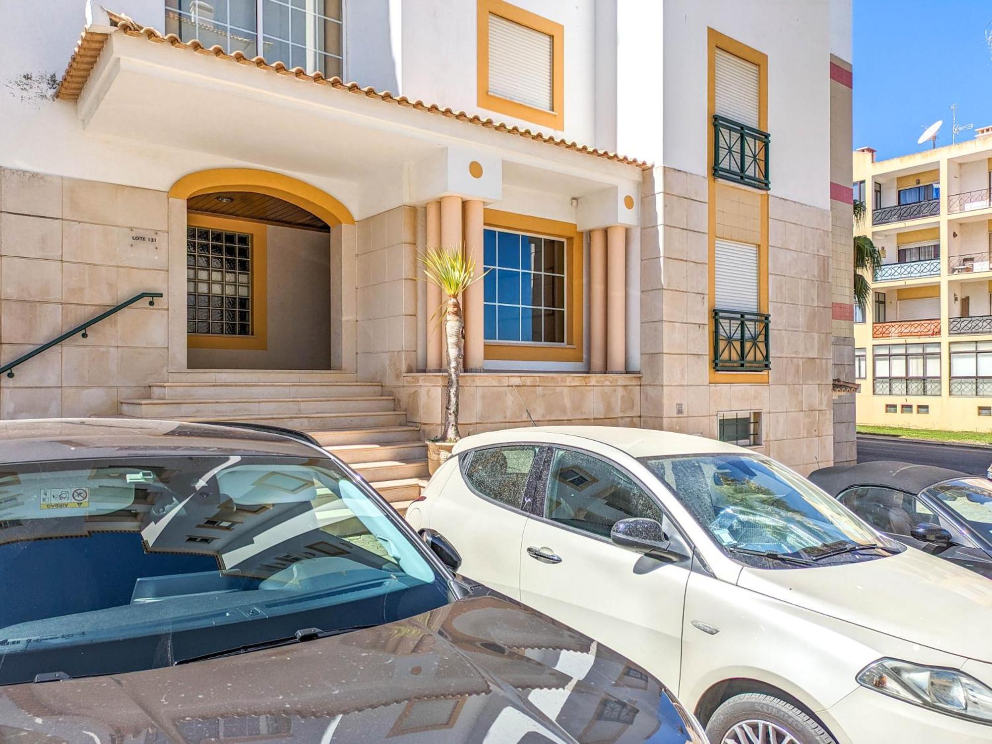 Two Bedroom Apartment - 110M2, Ac, Terrace, Wi-Fi Lagos Exterior foto